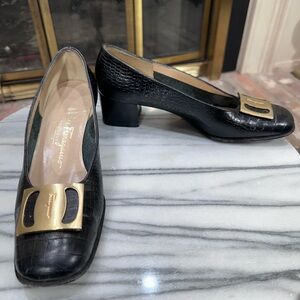 Salvatore Ferragamo Boutique Black Croc Embossed Leather Block Heel Pumps 5 B